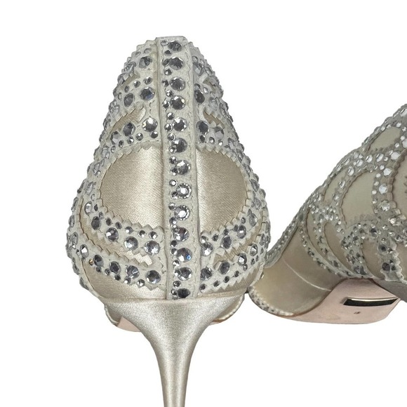 BADGLEY MISCHKA ROUGE EMBELLISHED EVENING SHOES IVORY SATIN SZ 8 NEW WITHOUT BOX - Picture 4 of 12